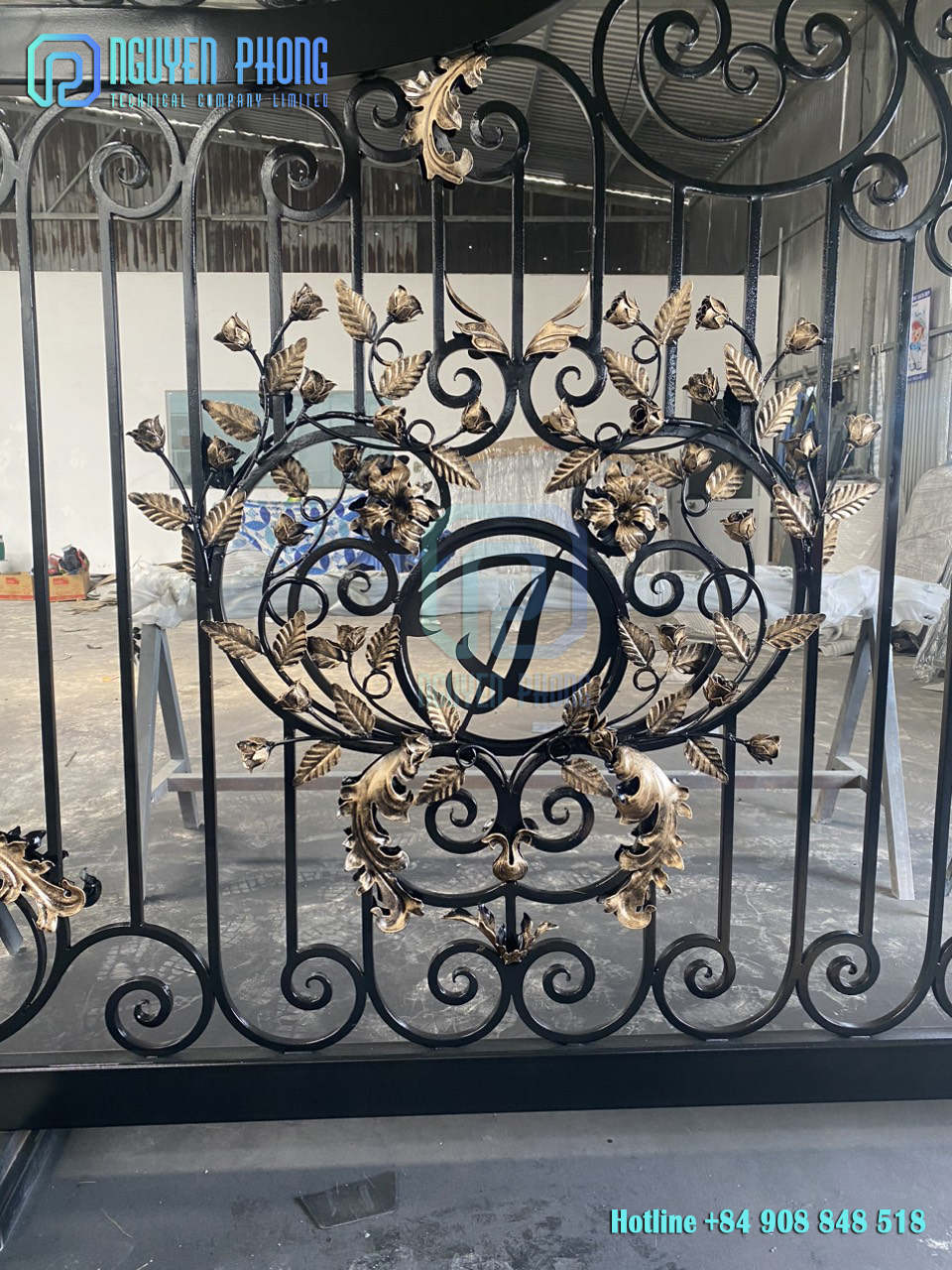 Custom-iron-gate-wrought-iron-gate-nice-iron-gate-for-villa-1.jpg