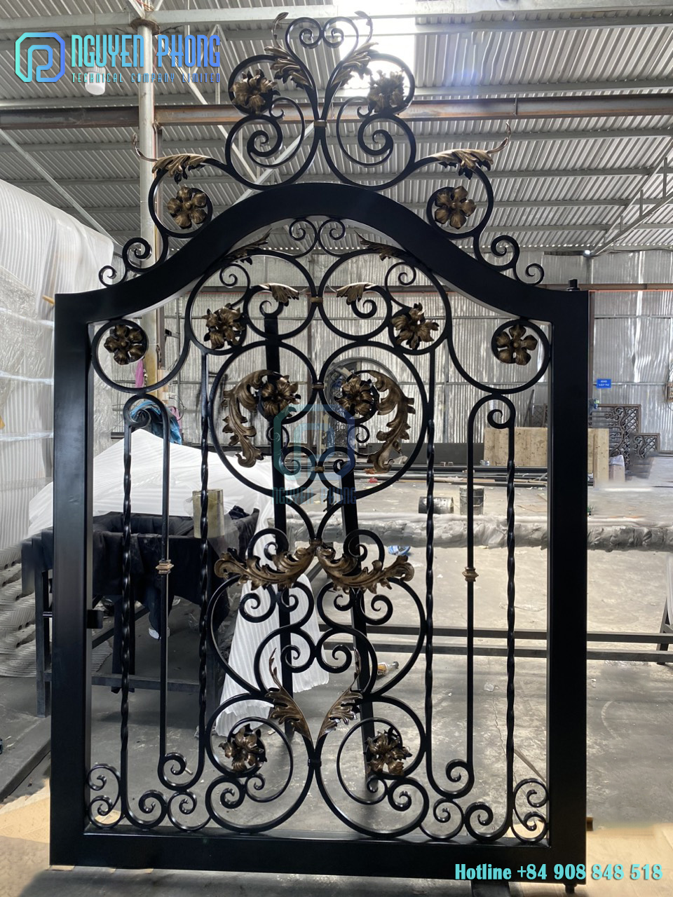 Custom-iron-gate-wrought-iron-gate-nice-iron-gate-for-villa-3.jpg