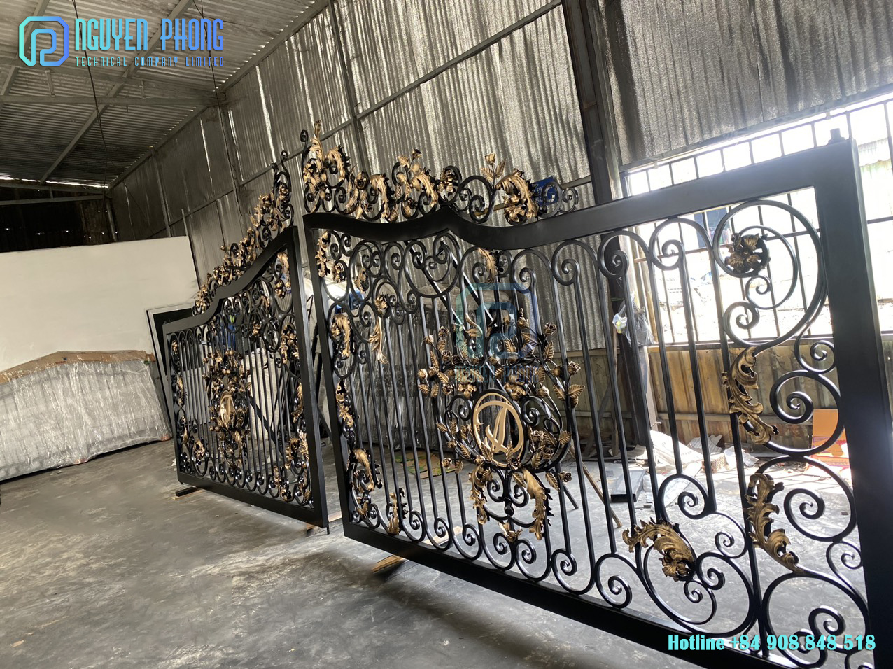 Custom-iron-gate-wrought-iron-gate-nice-iron-gate-for-villa-4.jpg