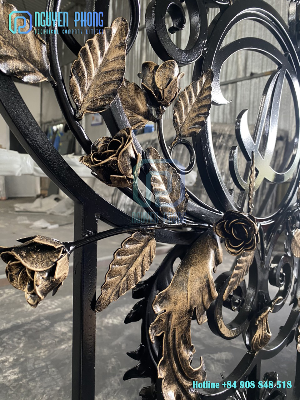 Custom-iron-gate-wrought-iron-gate-nice-iron-gate-for-villa.jpg