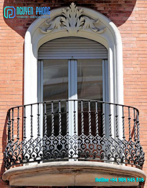 iron-balcony-railing-design-metal-balcony-railing-wrought-iron-railing-7.jpg