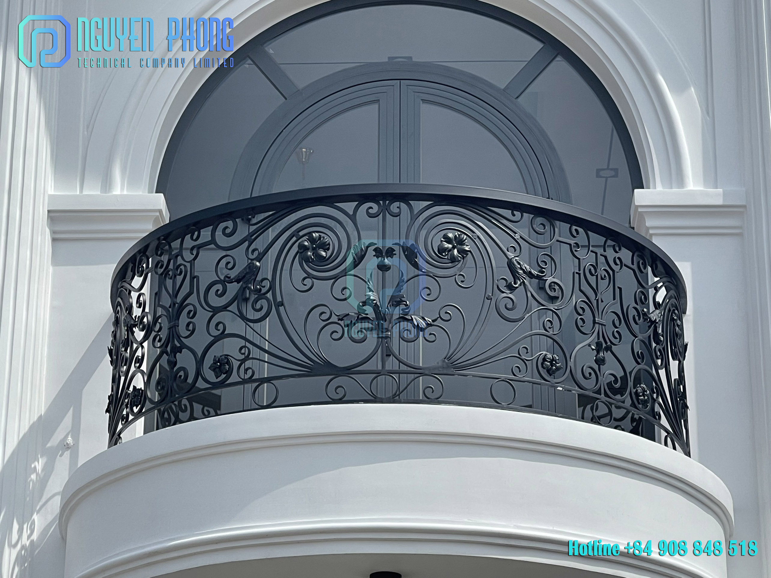 iron-balcony-railing-design-wrought-iron-railing-balcony-grill-designs-vietnam-manufacturer-4.jpg