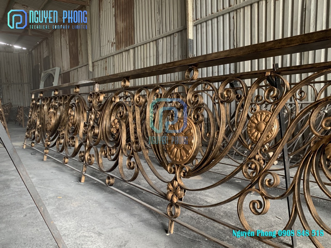 wrought-iron-balcony-railing-manufacture-for-villa-1.jpg