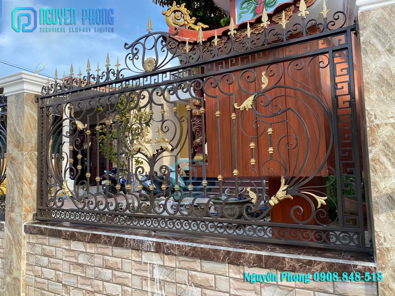 wrought-iron-fence-garden-fence-fence-panels-outdoor-steel-fence-4.jpg