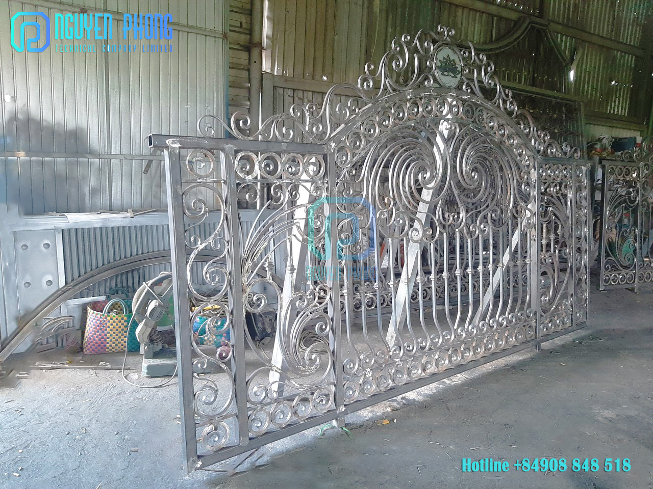 wrought-iron-fence-garden-fence-metal-fence-metal-art-factory-2.jpg