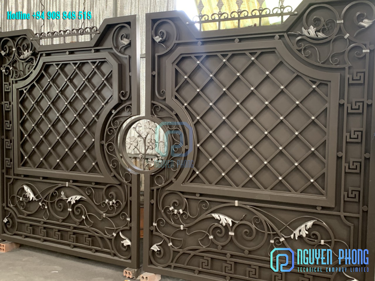 wrought-iron-gate-beautifull-iron-gate-vietnam-manufacturer-1.jpg
