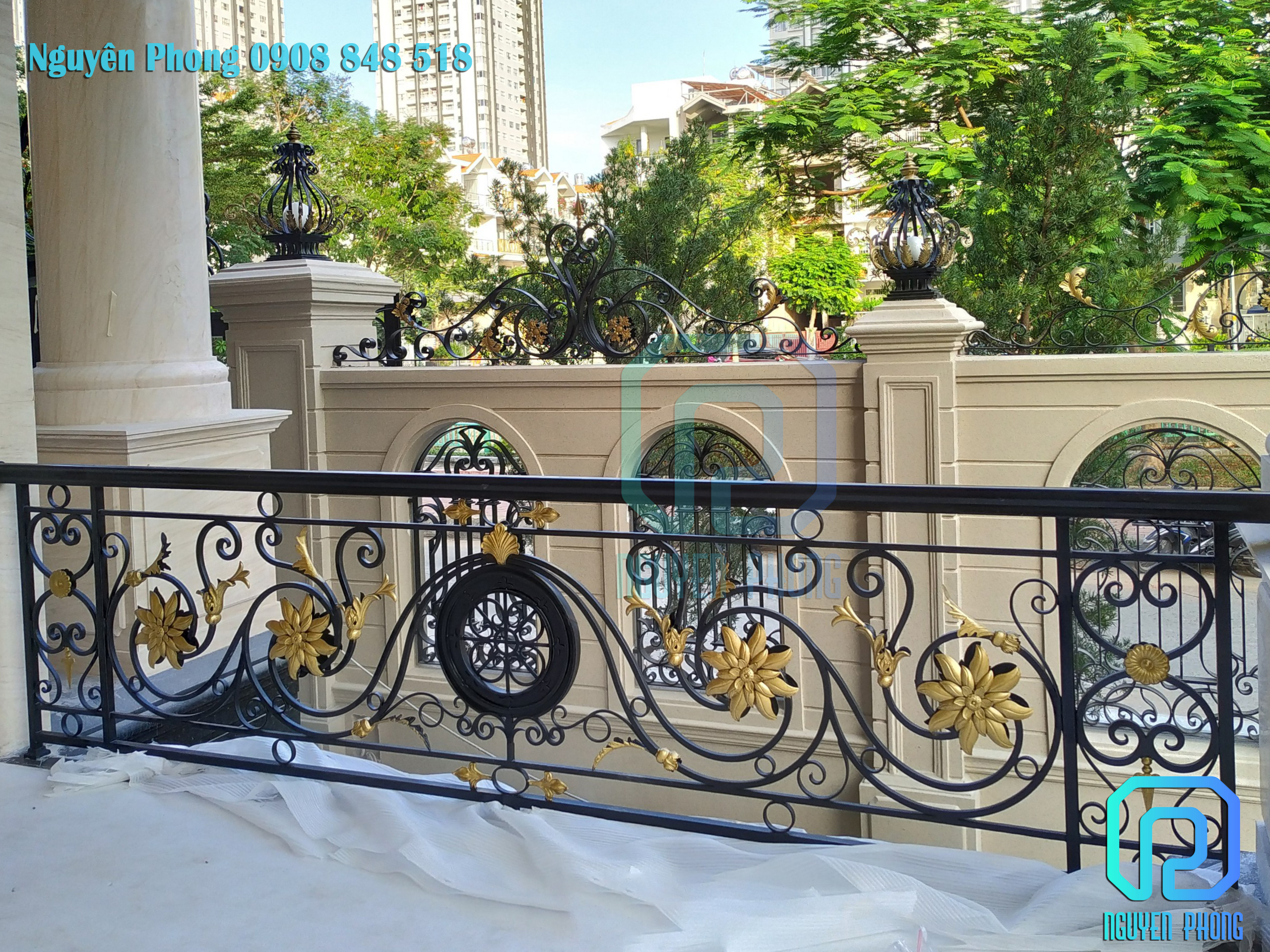 wrought-iron-railing-balcony-grill-designs-banister-4.jpg
